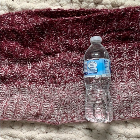 Maurice’s Scarf - Picture 3 of 3